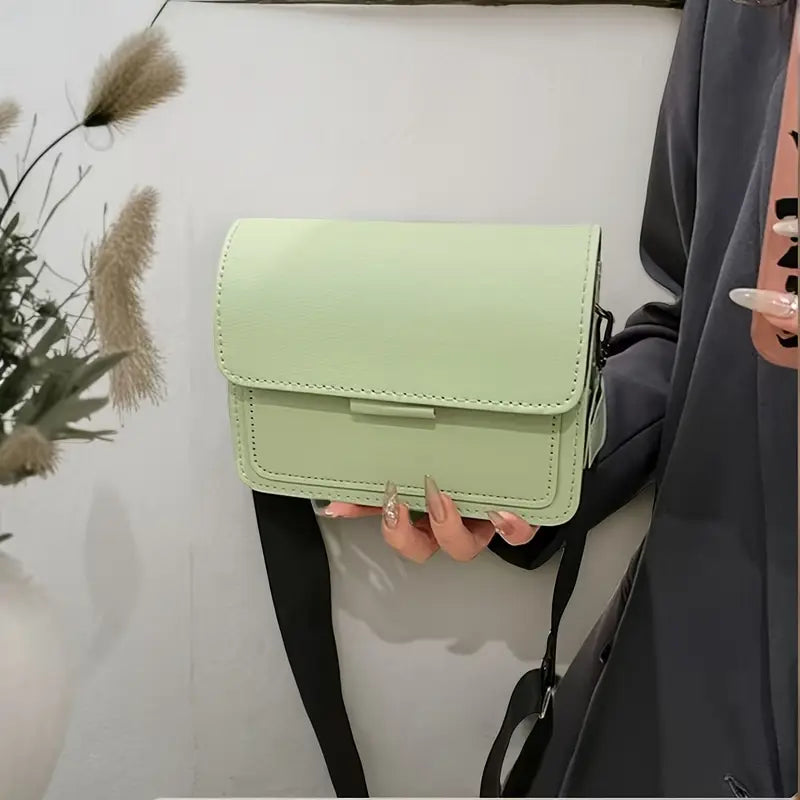 Dámska zelená crossbody kabelka s nastaviteľným popruhom